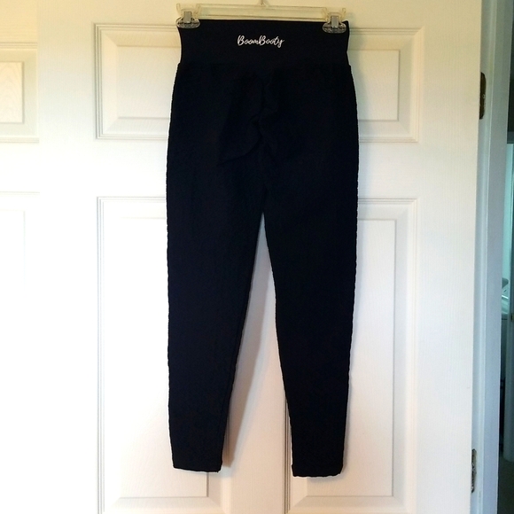 Boom Booty leggings, black honeycomb pattern, Size L - Picture 2 of 8